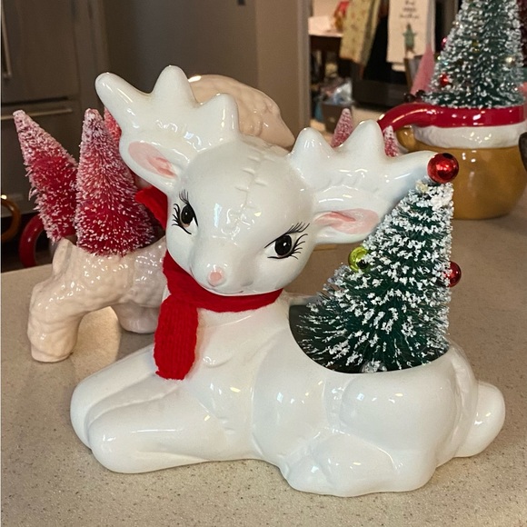 SALE!! Vintage Reindeer Planter - Picture 2 of 15